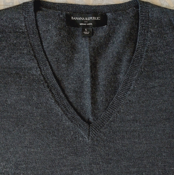 Banana Republic Sweaters - Banana Republic merino wool V- neck sweater size L.